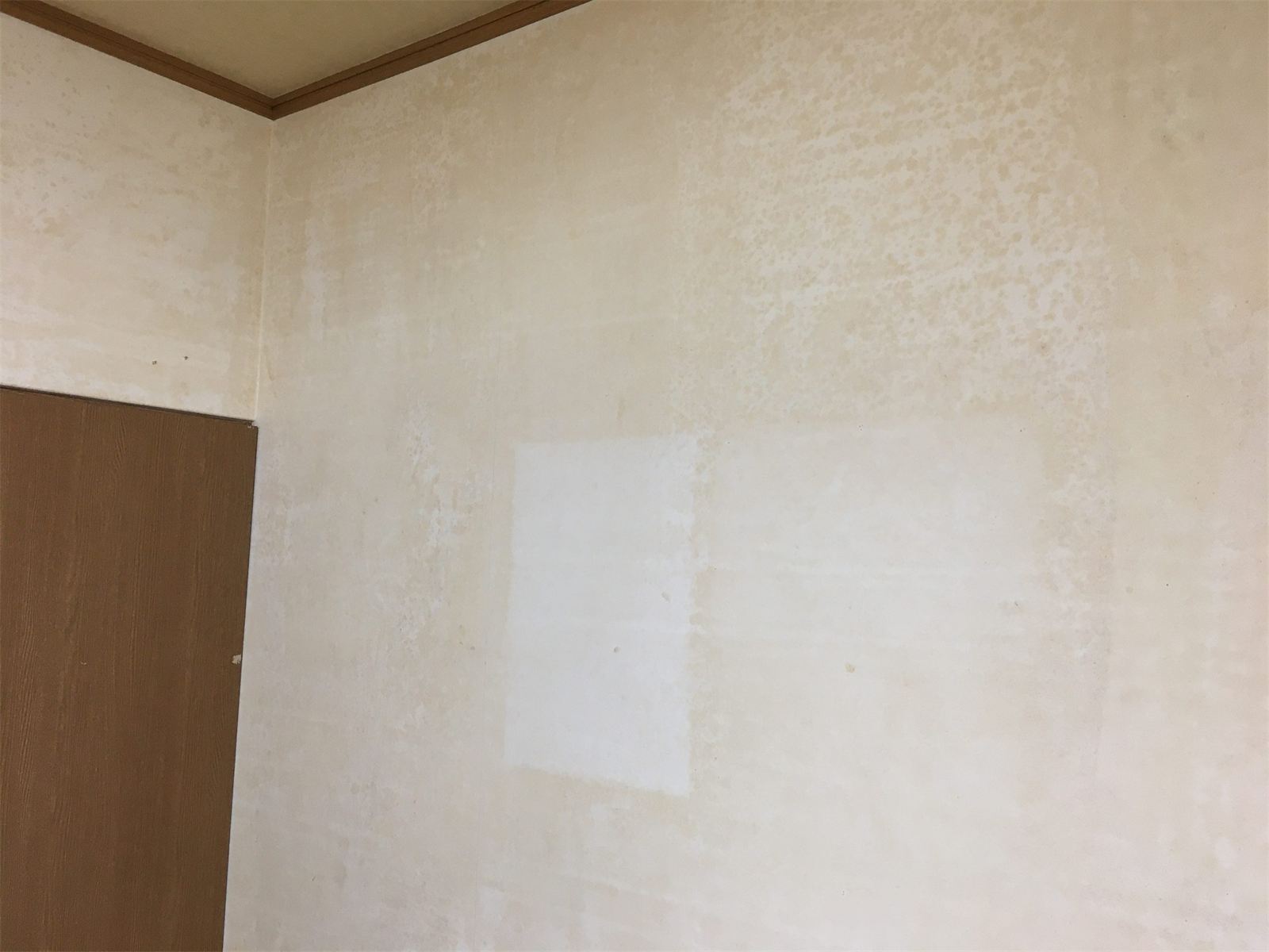 霧島市 国分野口西の賃貸アパート 施工前：ヤニ